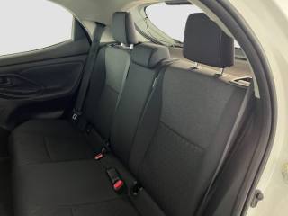 TOYOTA Yaris usata 9