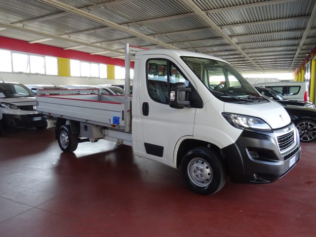PEUGEOT Boxer usata, con Alzacristalli elettrici