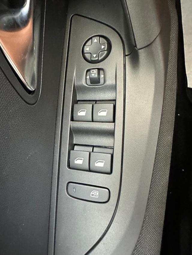 PEUGEOT 2008 usata 16