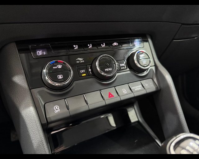 SKODA Karoq usata, con Autoradio digitale