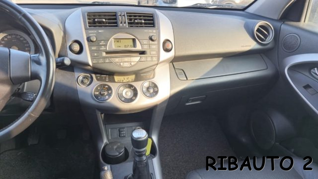 TOYOTA RAV 4 usata, con Controllo automatico clima