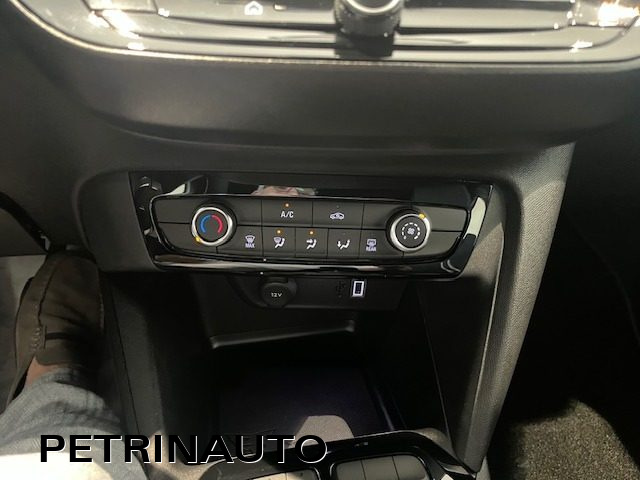 OPEL Corsa usata, con USB