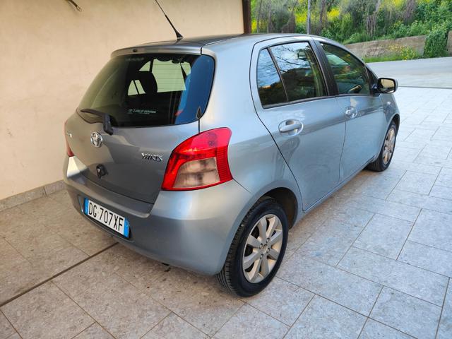 TOYOTA Yaris usata, con Airbag laterali