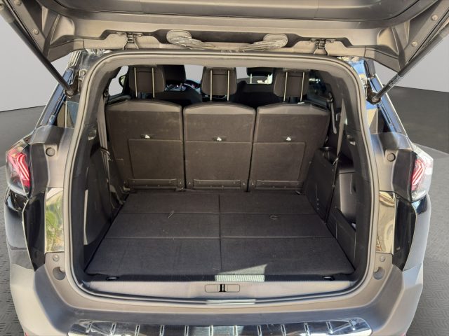 PEUGEOT 5008 usata, con Sospensioni sportive