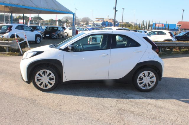 TOYOTA Aygo X usata, con Autoradio