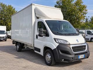 PEUGEOT Boxer usata, con Airbag