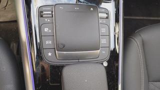 MERCEDES-BENZ EQA usata, con Vetri oscurati