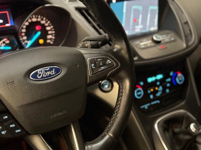 FORD Kuga usata, con Bracciolo