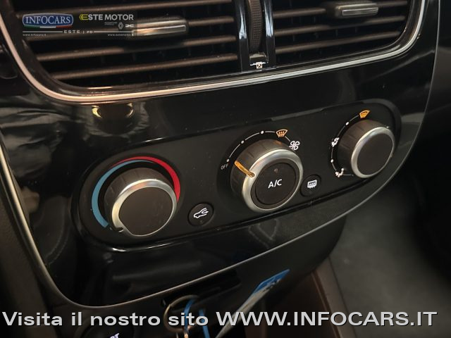 RENAULT Clio usata, con Touch screen