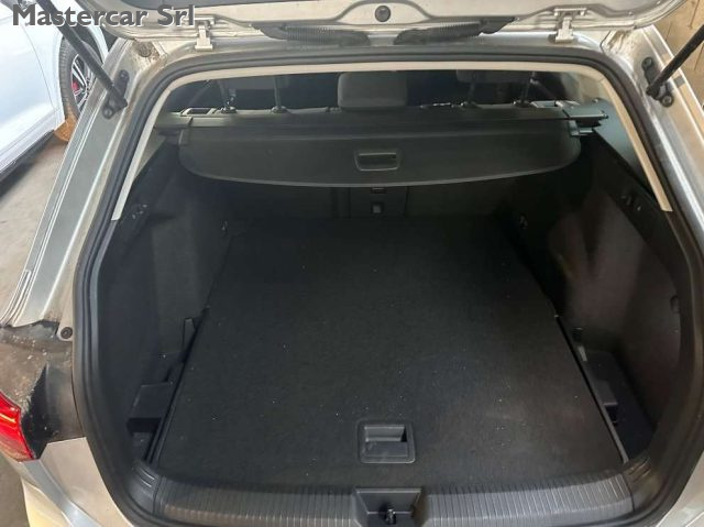 VOLKSWAGEN Golf Variant usata, con Controllo automatico clima