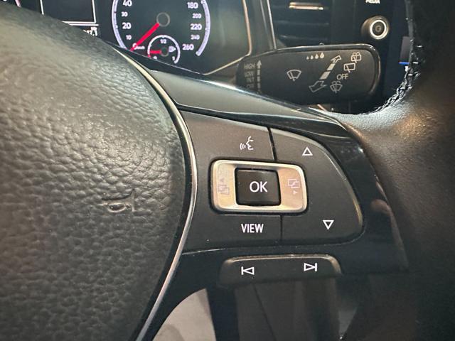 VOLKSWAGEN T-Roc usata, con USB