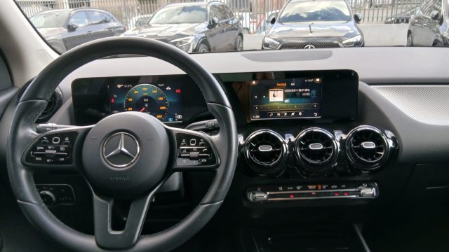 MERCEDES-BENZ GLA 180 usata, con Cerchi in lega
