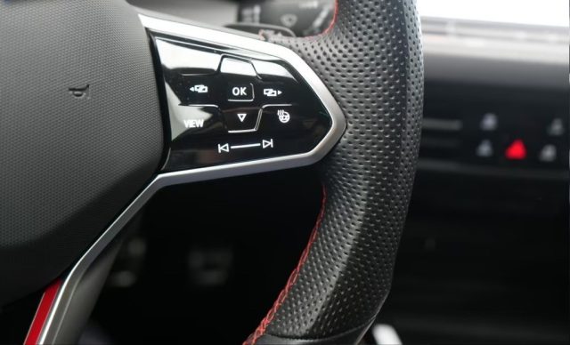 VOLKSWAGEN Golf usata, con Autoradio