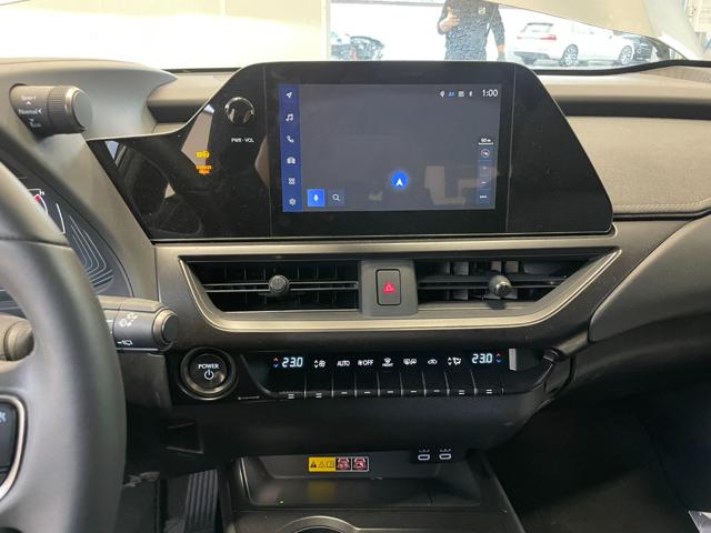 LEXUS UX 250h usata, con Sistema di navigazione