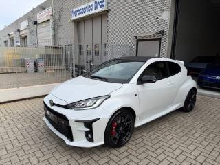 TOYOTA Yaris usata, con Airbag laterali