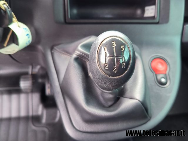 RENAULT Kangoo usata 16