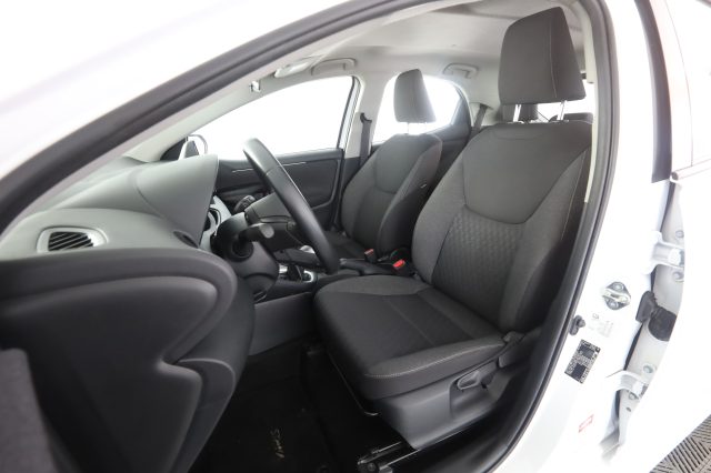 TOYOTA Yaris usata 2