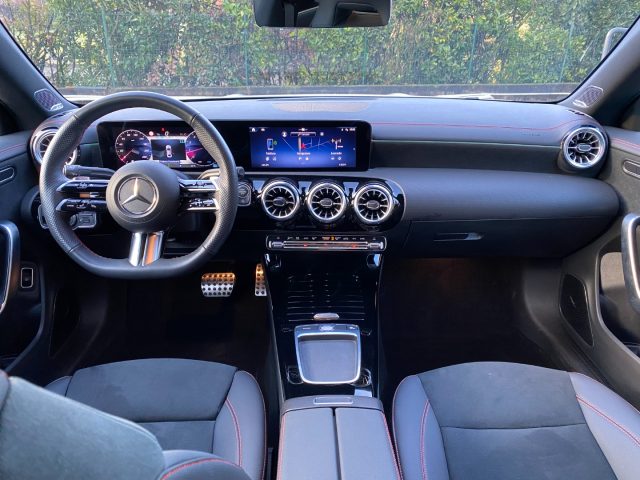 MERCEDES-BENZ CLA 200 usata, con Sistema di navigazione