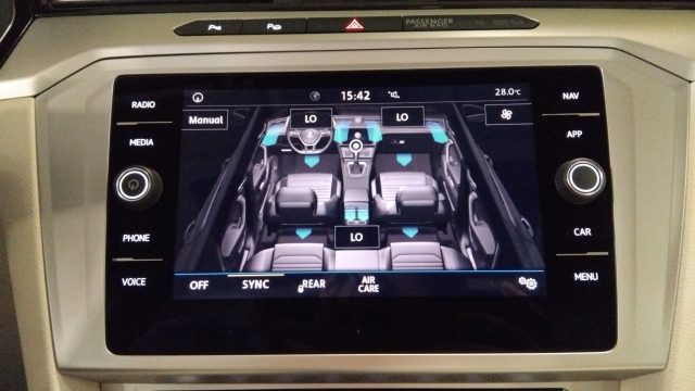 VOLKSWAGEN Passat usata 28