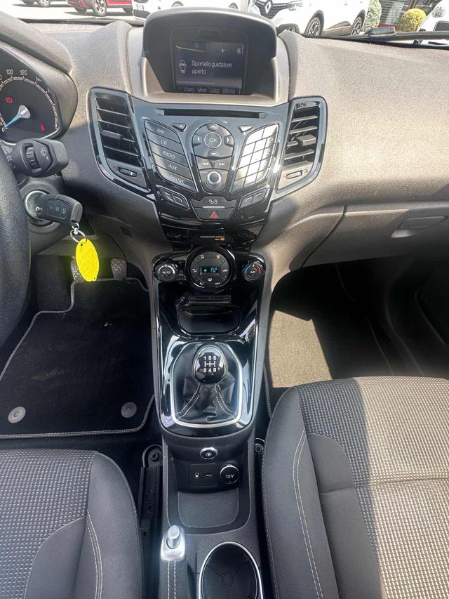 FORD Fiesta usata, con Sensori di parcheggio posteriori