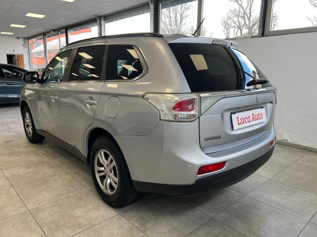 MITSUBISHI Outlander usata, con Autoradio