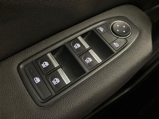 RENAULT Captur usata, con Hill holder