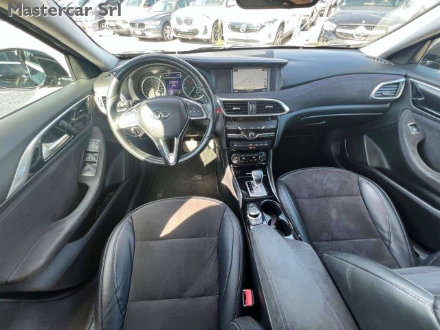 INFINITI Q30 usata 9