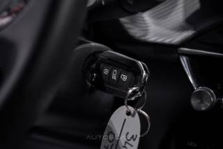 PEUGEOT 2008 usata, con Volante in pelle