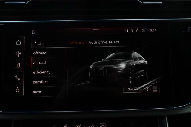 AUDI Q8 usata, con Sensori di parcheggio posteriori