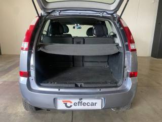 OPEL Meriva usata, con Kit fumatori