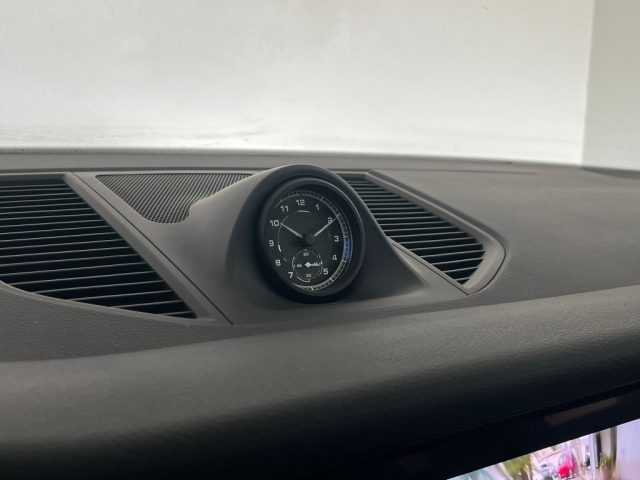PORSCHE Macan usata 25