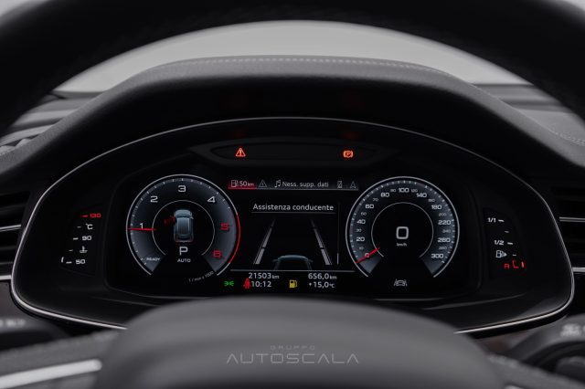 AUDI Q8 usata, con USB
