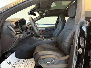 LAMBORGHINI Urus usata, con Autoradio