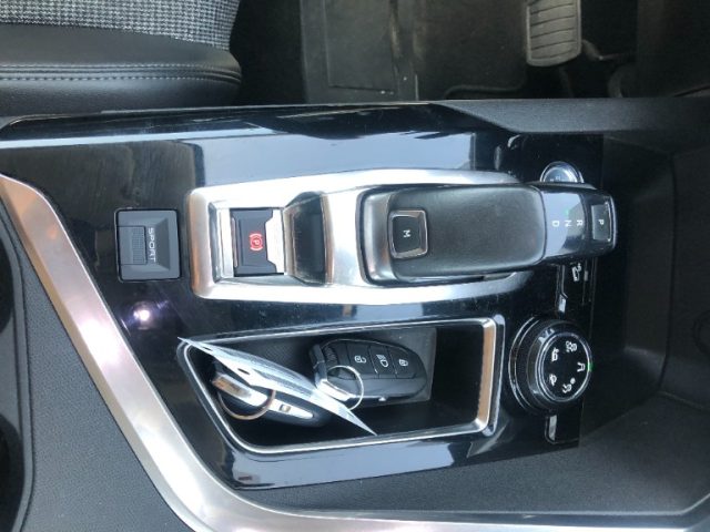 PEUGEOT 3008 usata, con Sedile posteriore sdoppiato