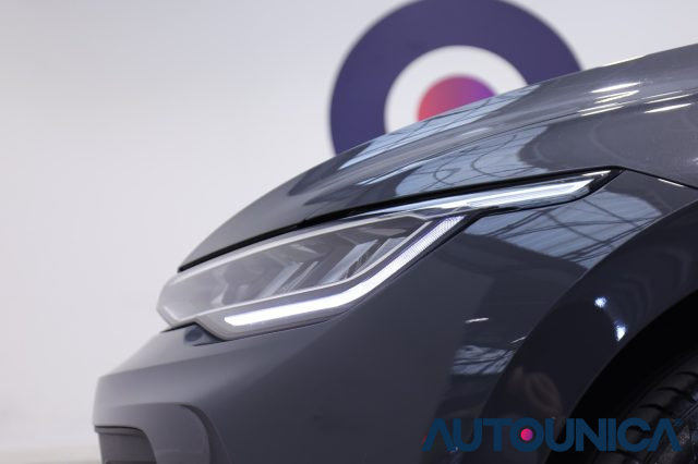 VOLKSWAGEN Golf usata, con Touch screen