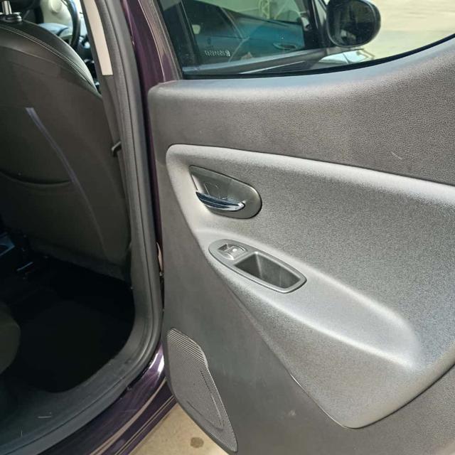 LANCIA Ypsilon usata, con ESP