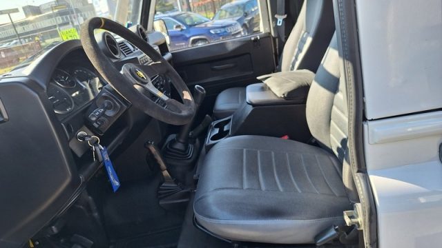 LAND ROVER Defender usata 22