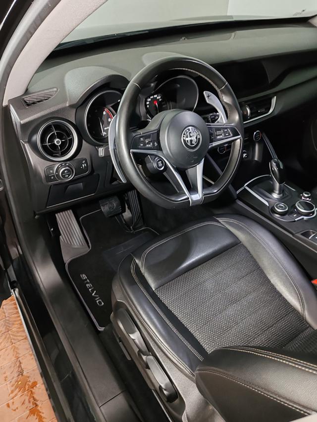 ALFA ROMEO Stelvio usata, con Cerchi in lega