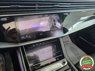 AUDI Q8 usata, con Tettuccio apribile