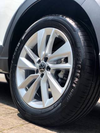 VOLKSWAGEN Taigo usata, con Controllo automatico clima
