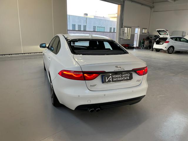 JAGUAR XF usata, con Alzacristalli elettrici