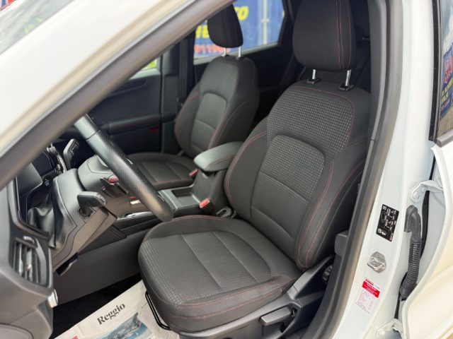 FORD Kuga usata, con Bracciolo