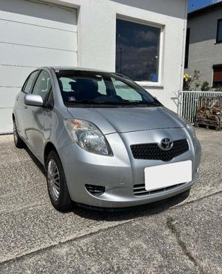 TOYOTA Yaris usata, con Autoradio
