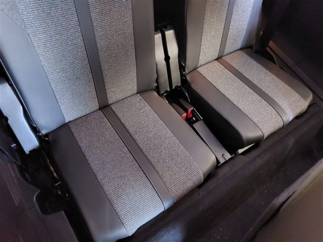 PEUGEOT 5008 usata, con Sistema di navigazione