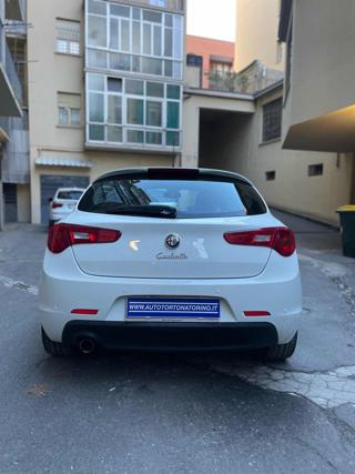 ALFA ROMEO Giulietta usata, con Autoradio