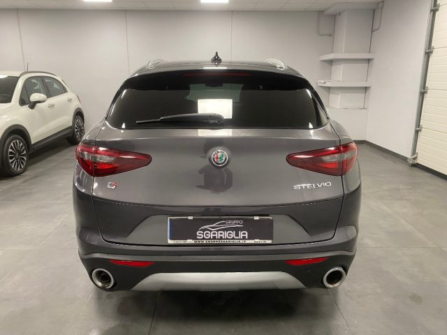 ALFA ROMEO Stelvio usata, con Sensori di parcheggio posteriori