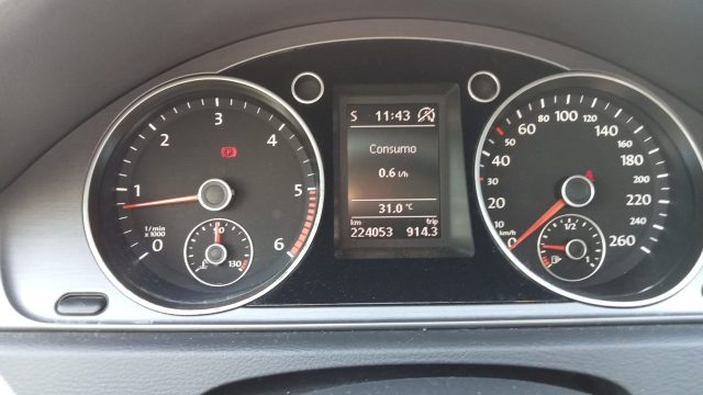 VOLKSWAGEN Passat usata 15