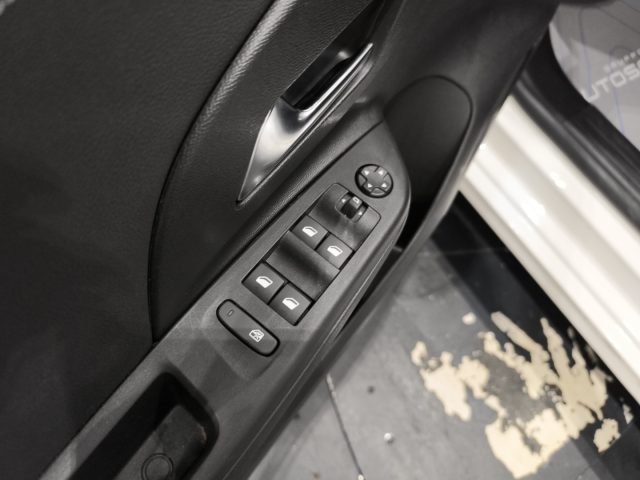 OPEL Corsa usata, con Climatizzatore