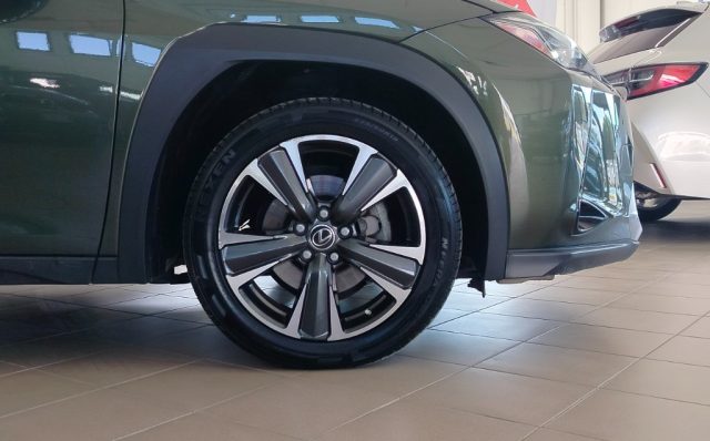LEXUS UX 250h usata, con ESP