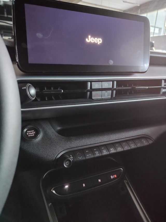 JEEP Avenger usata, con Sensori di parcheggio posteriori